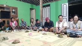 DUA MINGGU SUDAH BERLALU, KKN USD BERSILATURAHMI KE PERTEMUAN WARGA